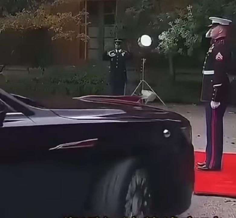 美国和中国的差距，这两张照片就是最好的对，第一张是2023年11月15日，旧金山