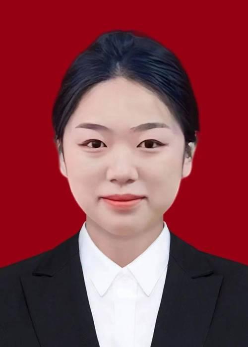 翟元敏，女，出生于2002年11月，山东临沂人，毕业于山东科技职业学院，山东省青