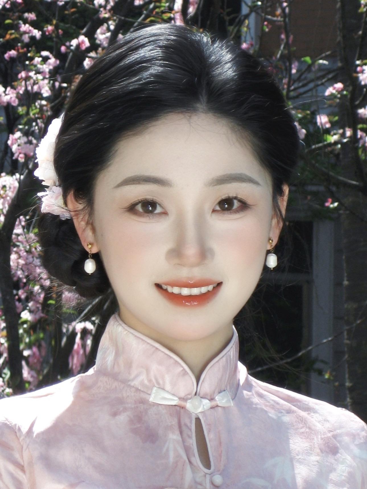 海棠未雨，梨花先雪，一半春休。