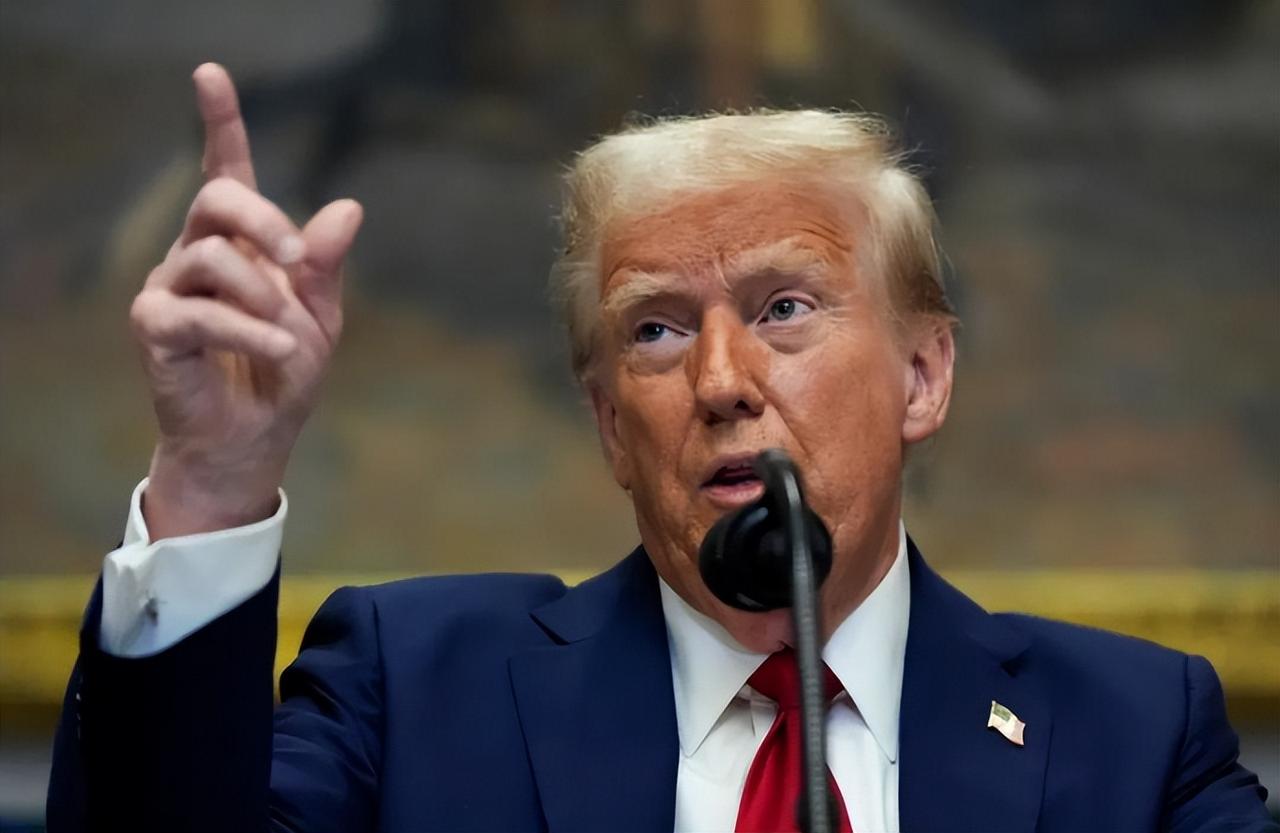 特朗普说到做到，当地时间4月13日，美军已经开始对进出霍尔木兹海峡的船只进行拦截