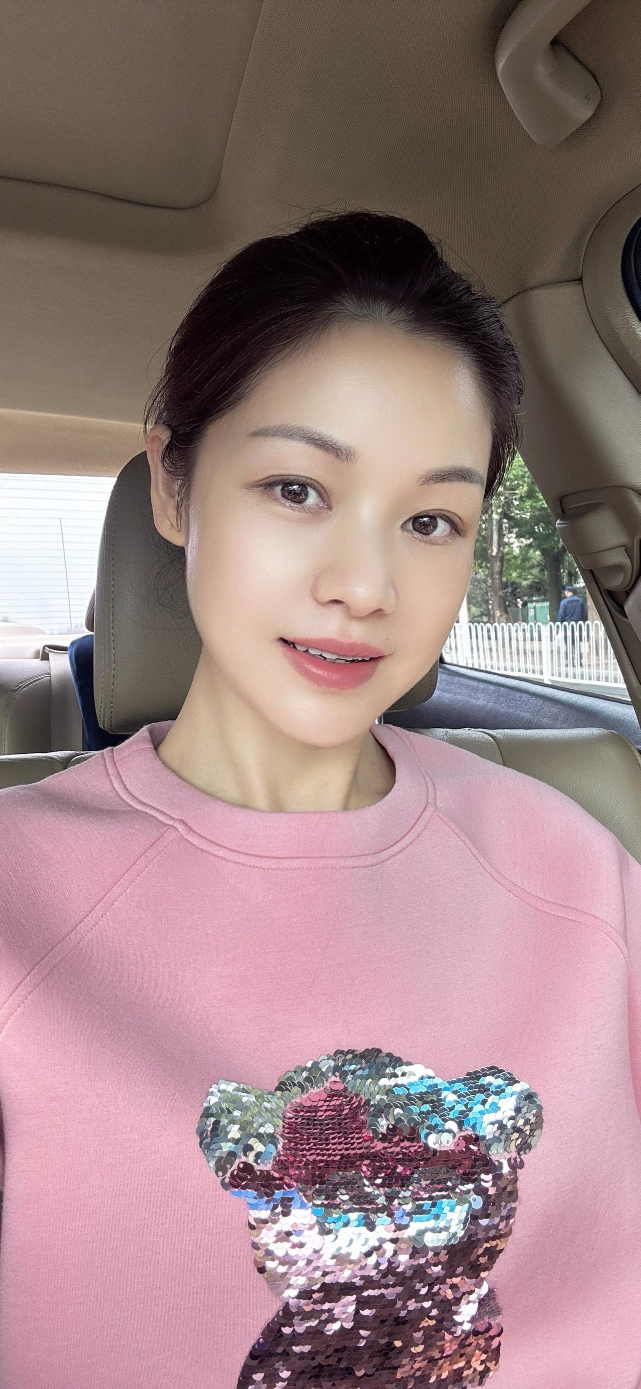 生活的小确幸，藏在每一个早起的清晨， 喝杯热茶，看会儿晨光，日子就很美好。