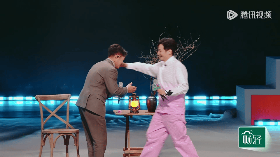 李维嘉崩溃大哭到无法主持 能让嘉哥失态的歌，得多懂人心？《一朵花》像拥抱，把积压