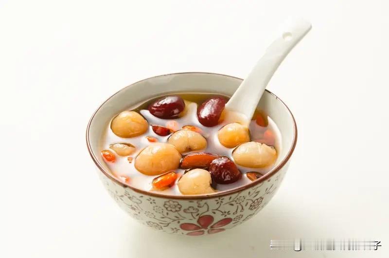 气血两虚真的太影响状态了，我之前就是脸色蜡黄、浑身没劲。后来研究了不少补气血的食