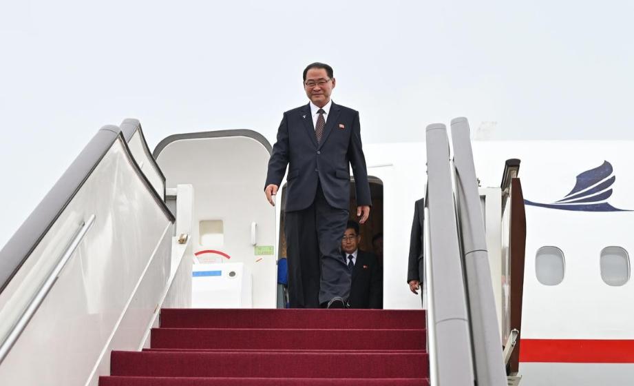 近四十天三次高层互访，一个月累计会谈整整六天，中朝这番高密度双向互动，直接打穿美