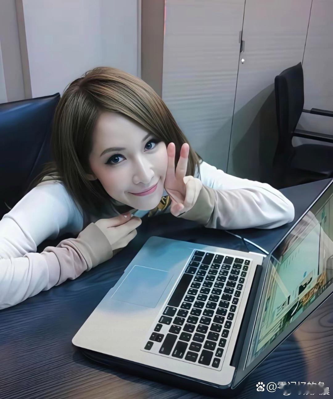 萧亚轩年轻时也太惊艳了，颜值身段都在线，美到骨子里！ 