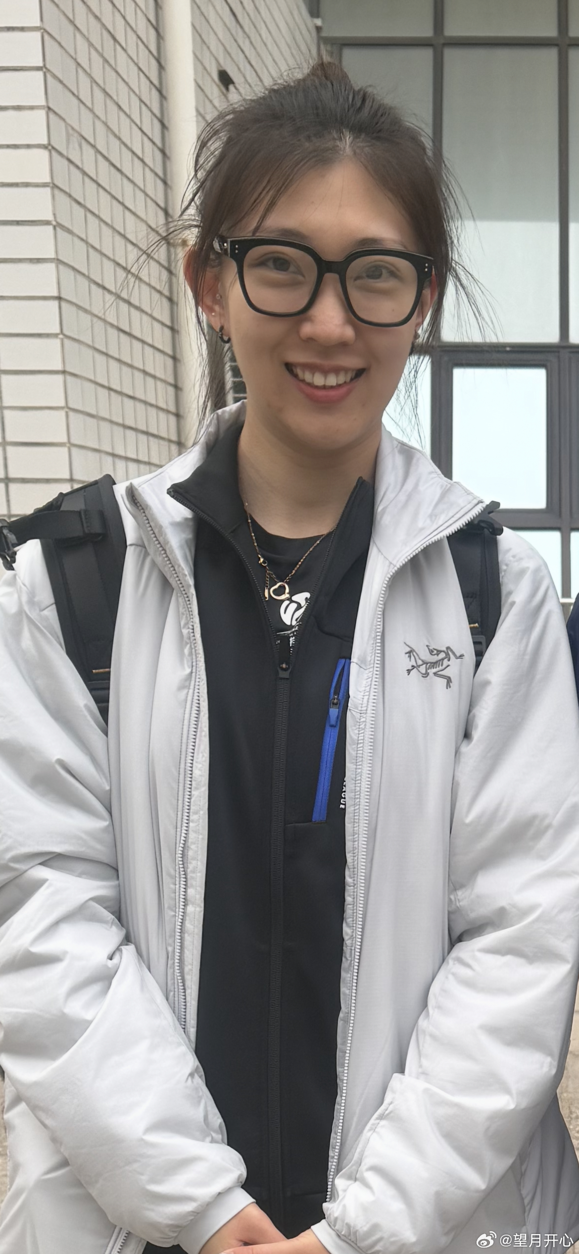 刘立宾殷小岚世界女排新闻中国男排 曾春蕾法布里斯庄宇珊刘立雯，蕗蕗在后面二闺女牛