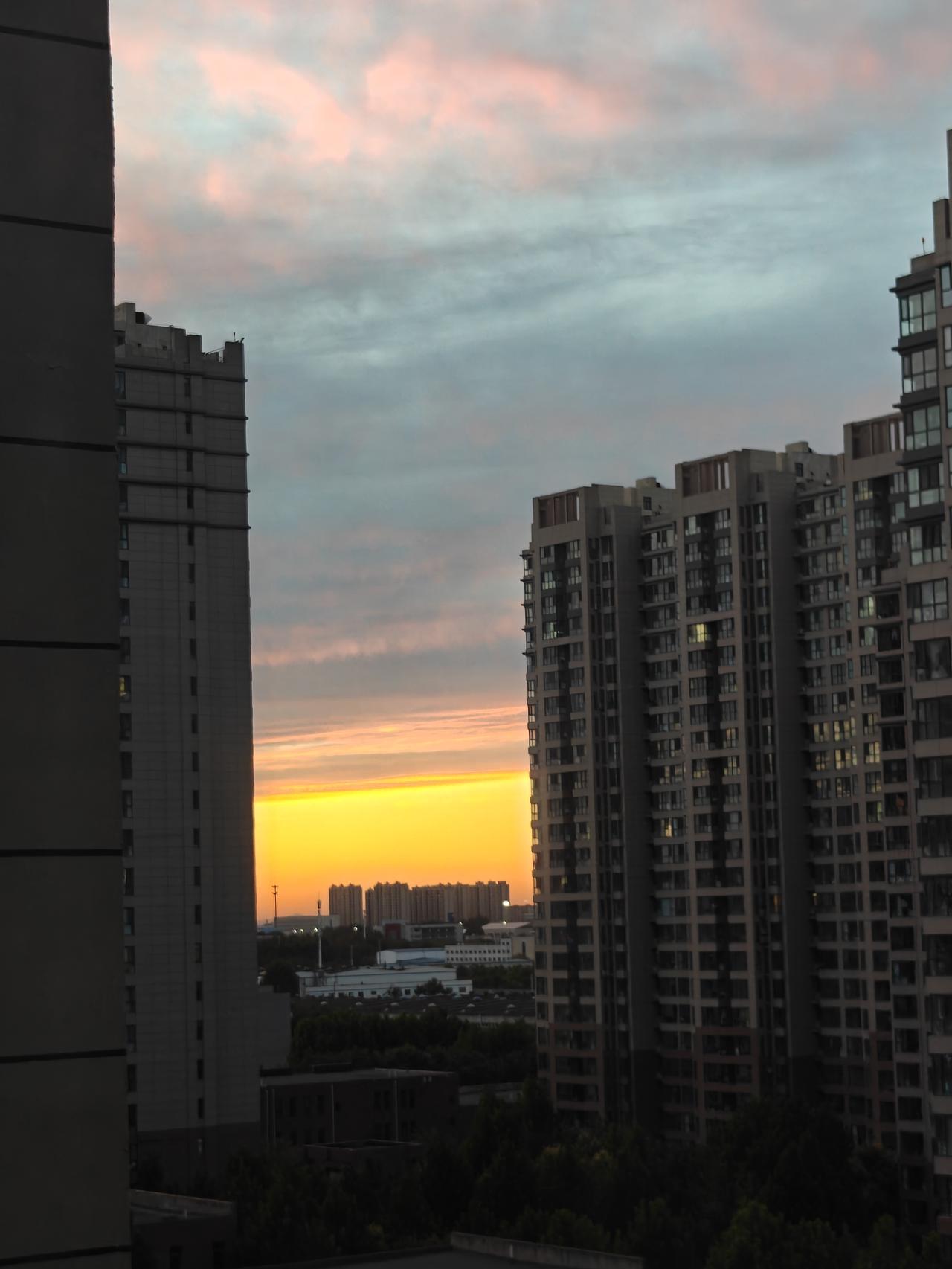 秋日生活打卡季多彩的夕阳