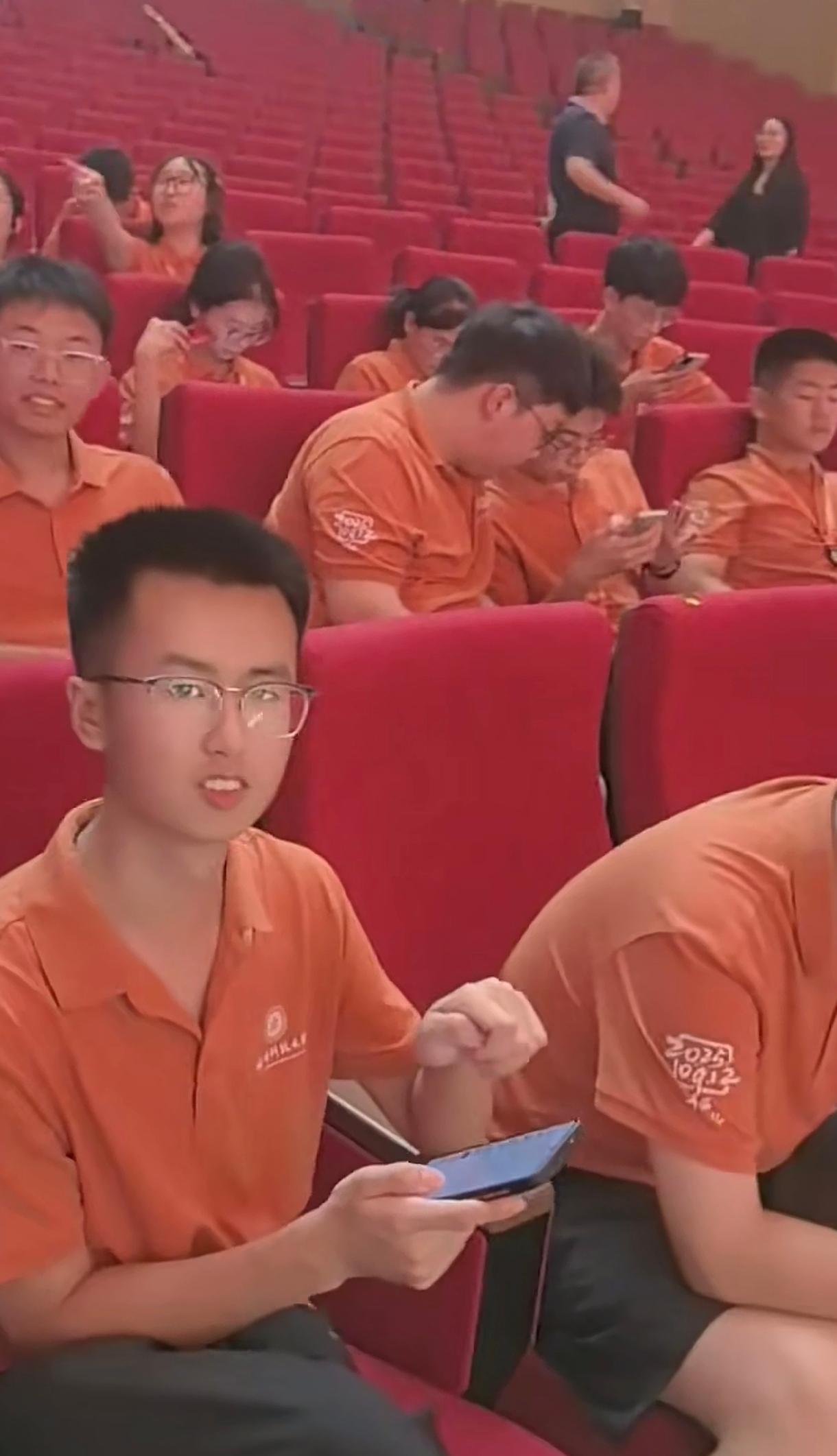 福耀科技大学这50名学生往后的发展给我一个感觉，福耀玻璃公司往后未来的高管注定要