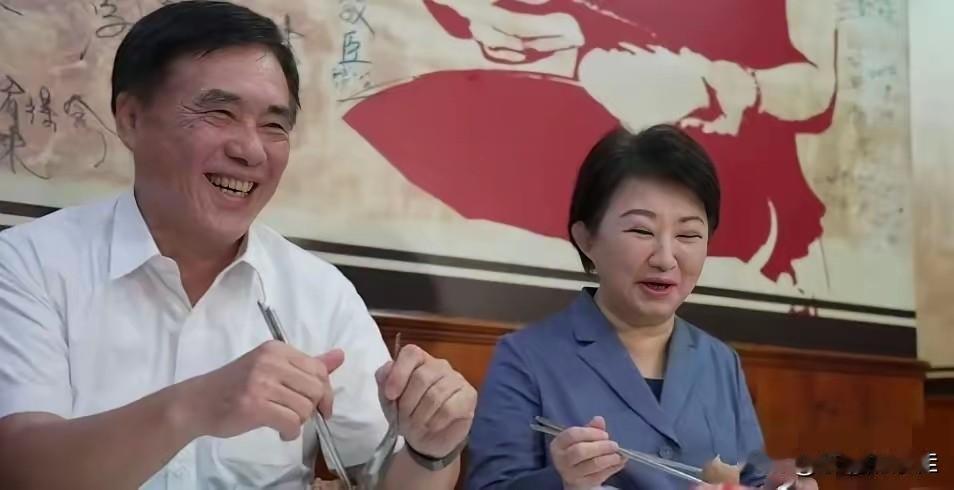 郑丽文给所有女人上了一课

卢秀燕现在最烦恼的，恐怕不是台中市政的琐碎，也不是蓝