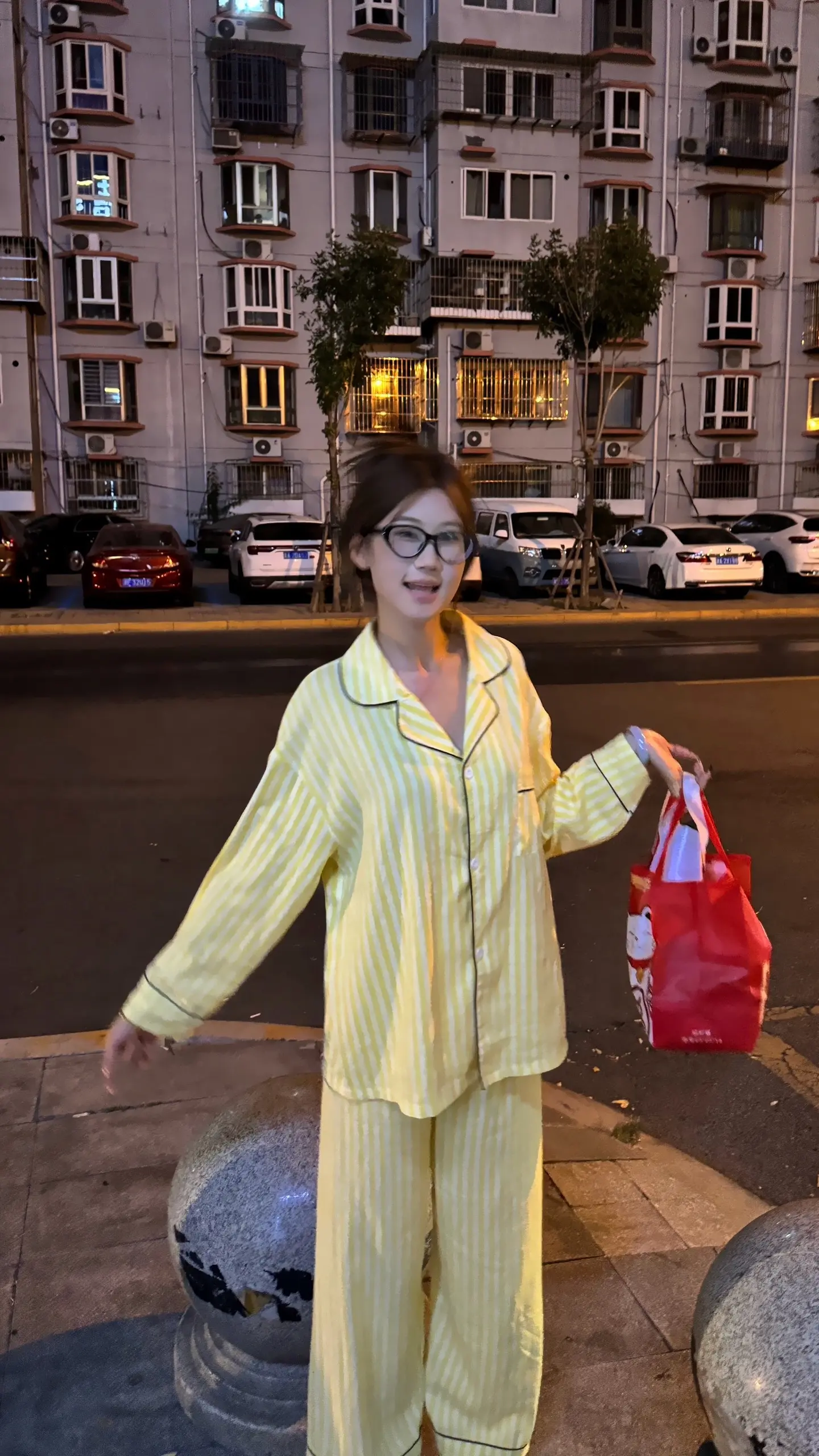 亲爱的 在你心里 我是否还是初见时的可爱模样