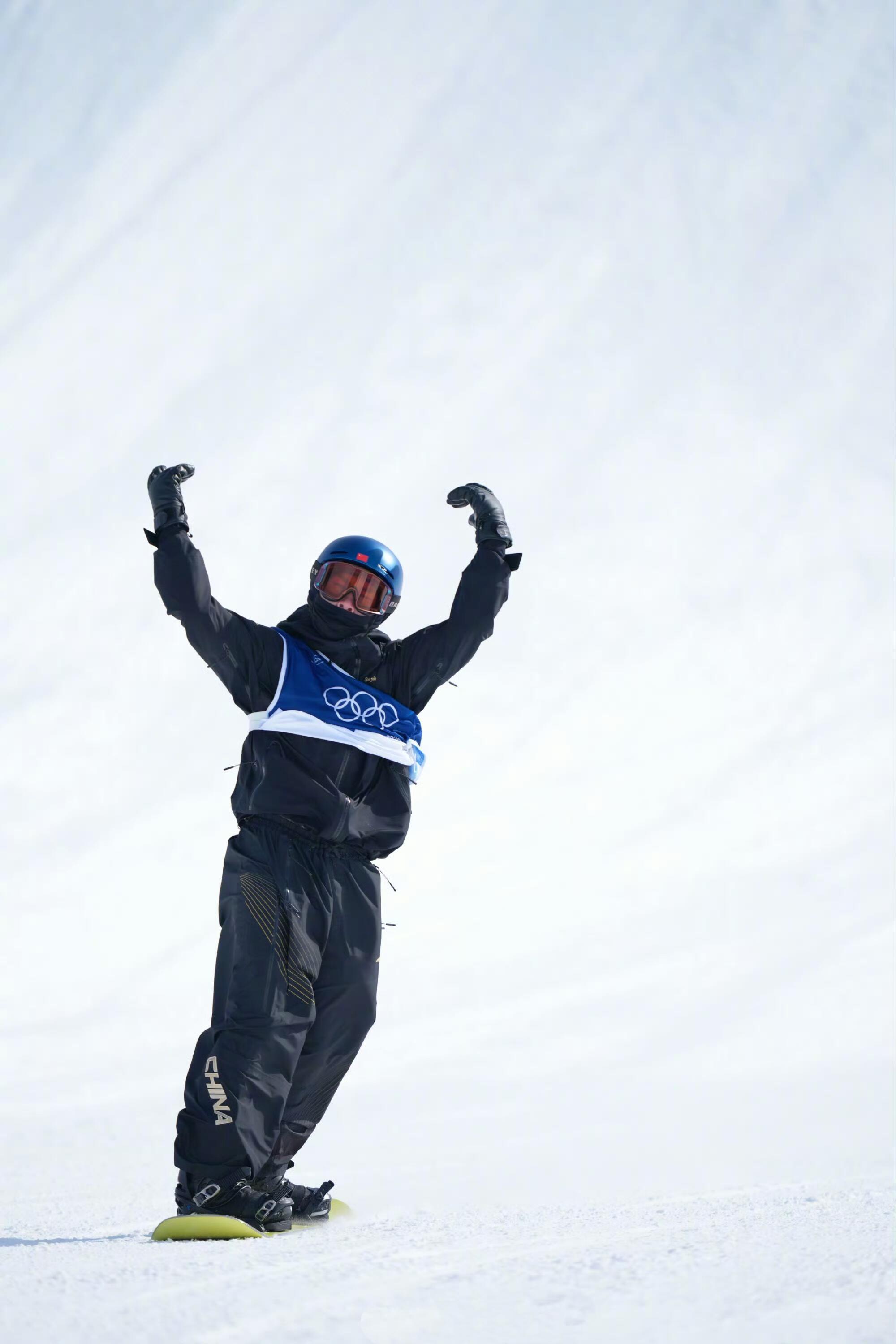 苏翊鸣第4枚冬奥奖牌苏翊鸣成中国单板滑雪首位双金王 两届冬奥，四枚奖牌，他把自己