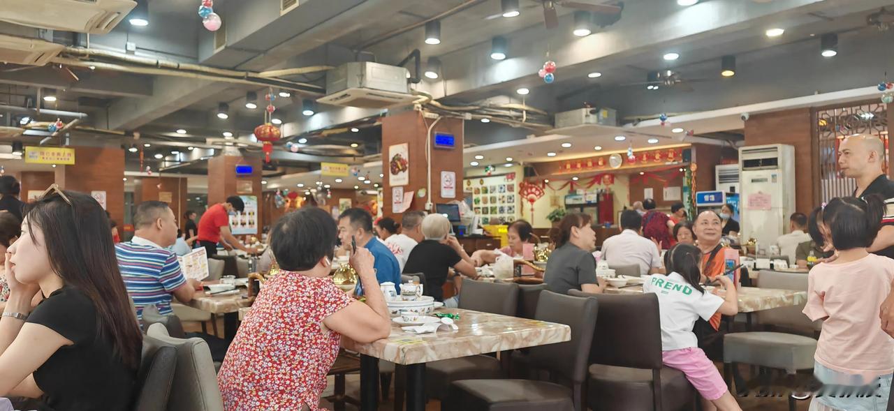 广东人最爱的还是早茶[呲牙]
我很喜欢，大学同学专门开车过来聚聚
相互八卦八卦大