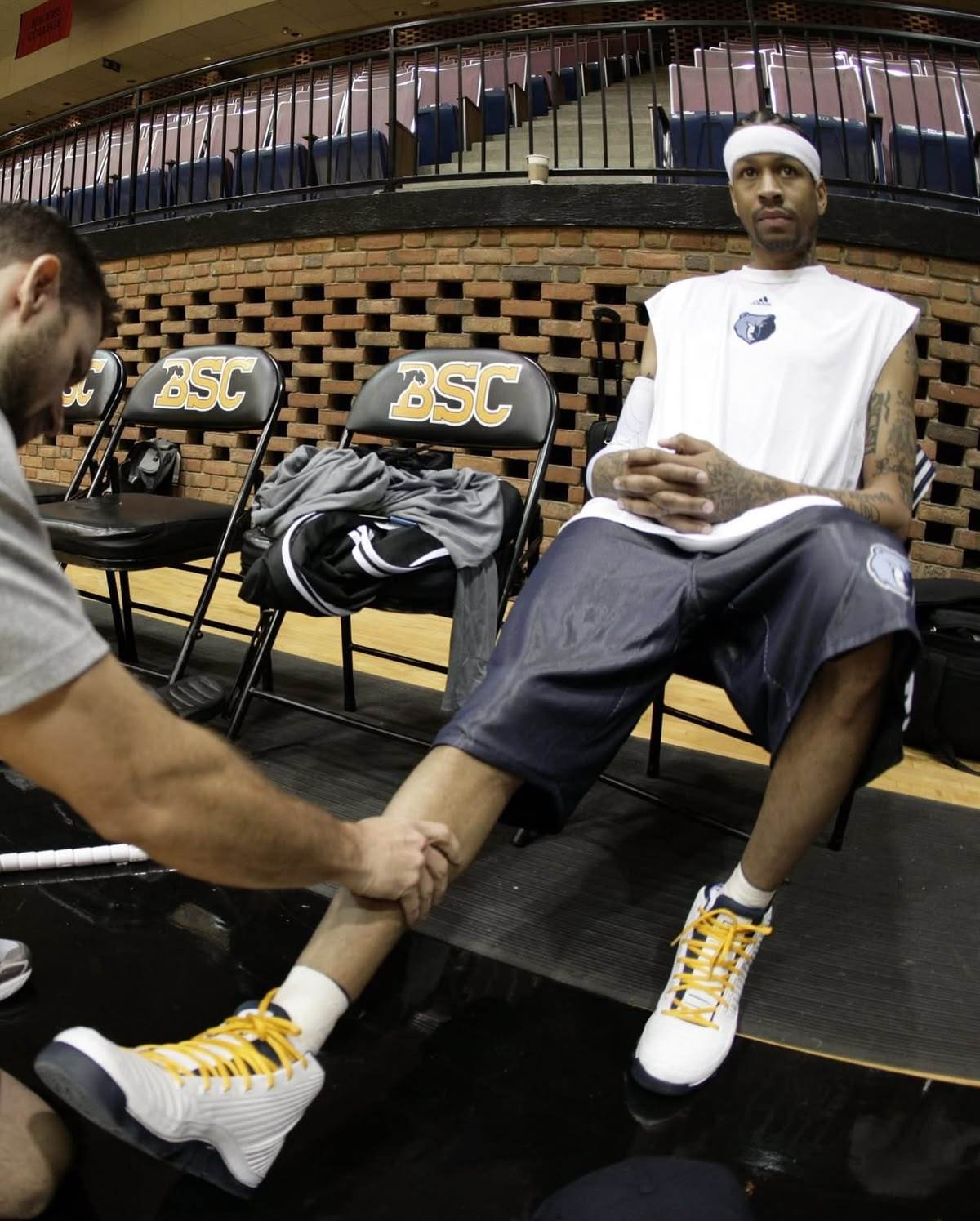 Allen Iverson  A13鞋控的日常  艾弗森  老照片中的球员和球鞋