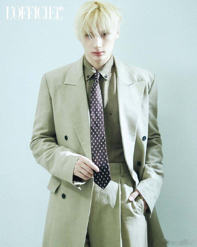 全新夏季杂志大片来袭，加盟《L’Officiel YK Edition》特别刊。