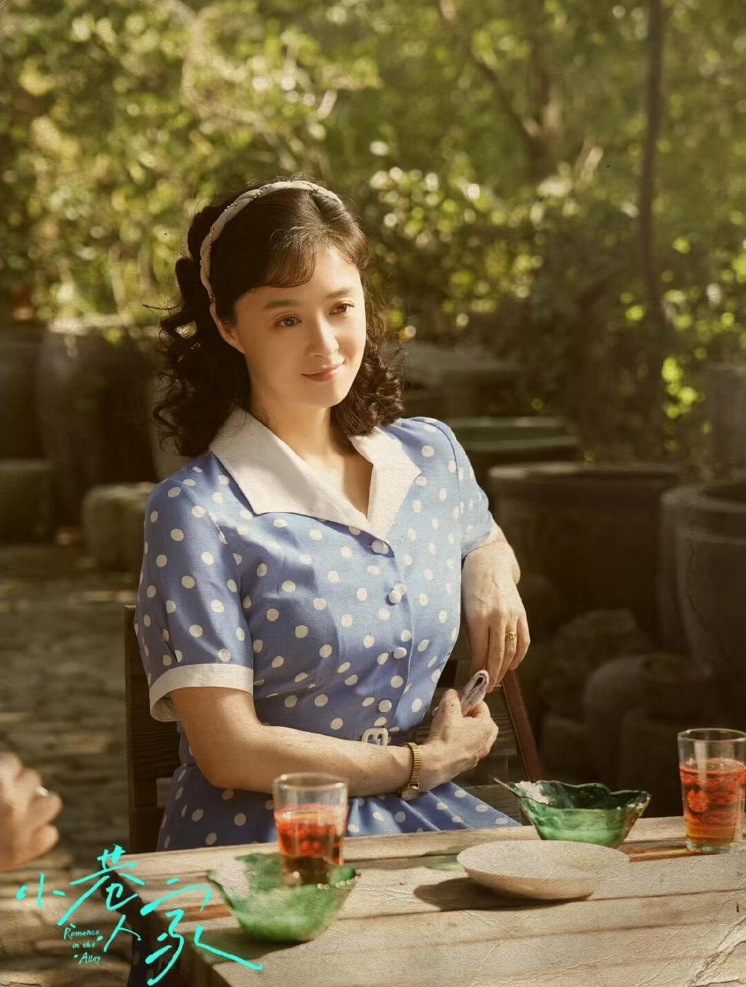 蒋欣回应在小巷人家演技高超  蒋欣求问电子榨菜 在蒋欣眼里宋莹是个美好的女性，她