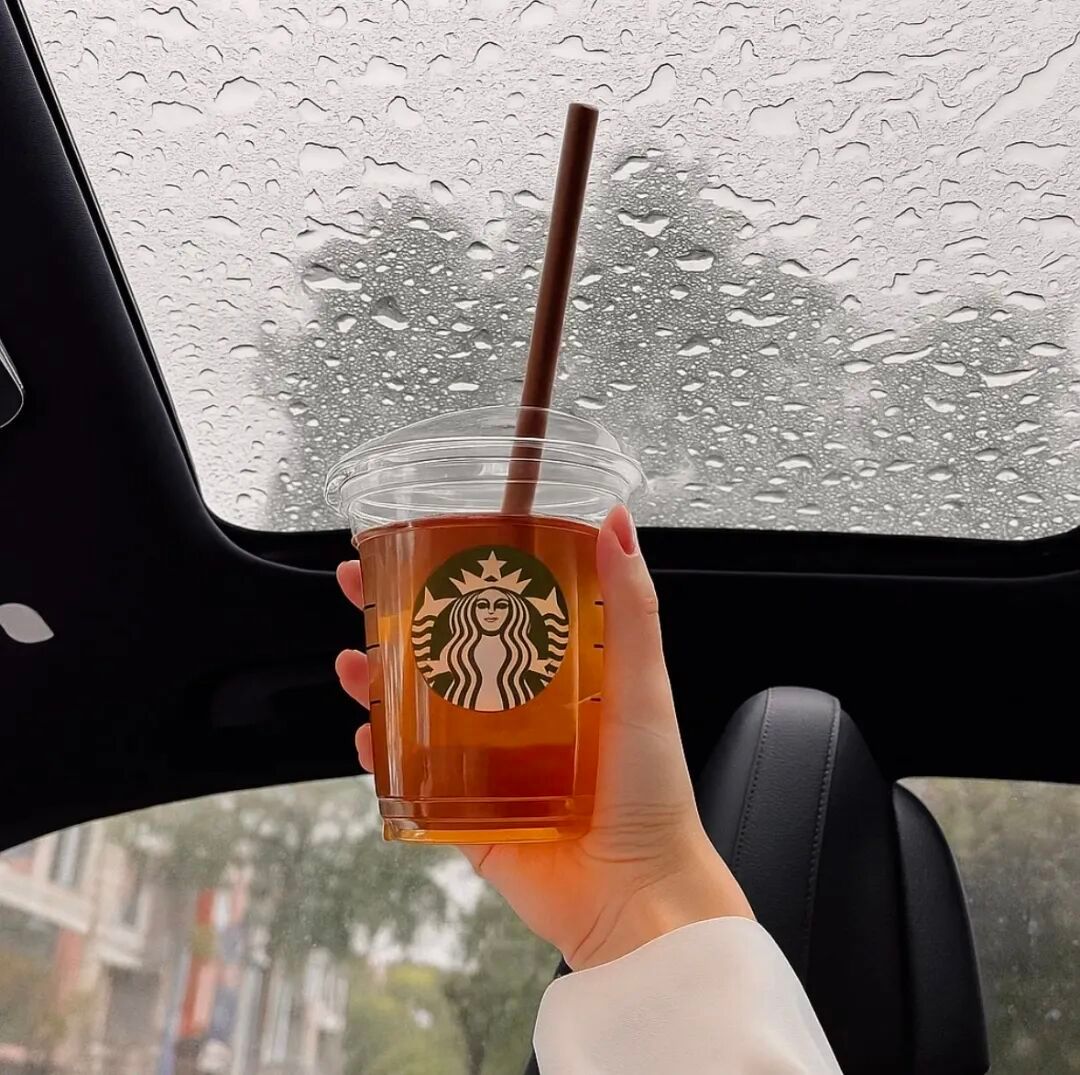 我也想用睡觉逃避一切 可我连觉都睡不好 ​​​