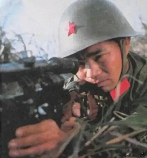他做到了歌中唱的”每一个子弹消灭一个敌人“！
他还是吴京版《我是特种兵》

引用