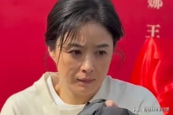 别再被照片骗了！

电视剧里个个都是美女，照片出来也都是美女，看了蒋欣的生图也不