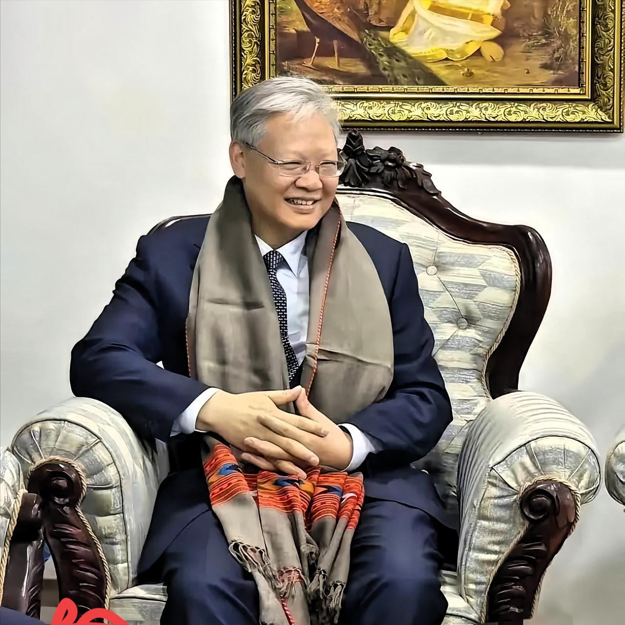 看到国内舆论场开始认真讨论收紧对印签证审批，我真觉得这届网友清醒得可怕。
 
中