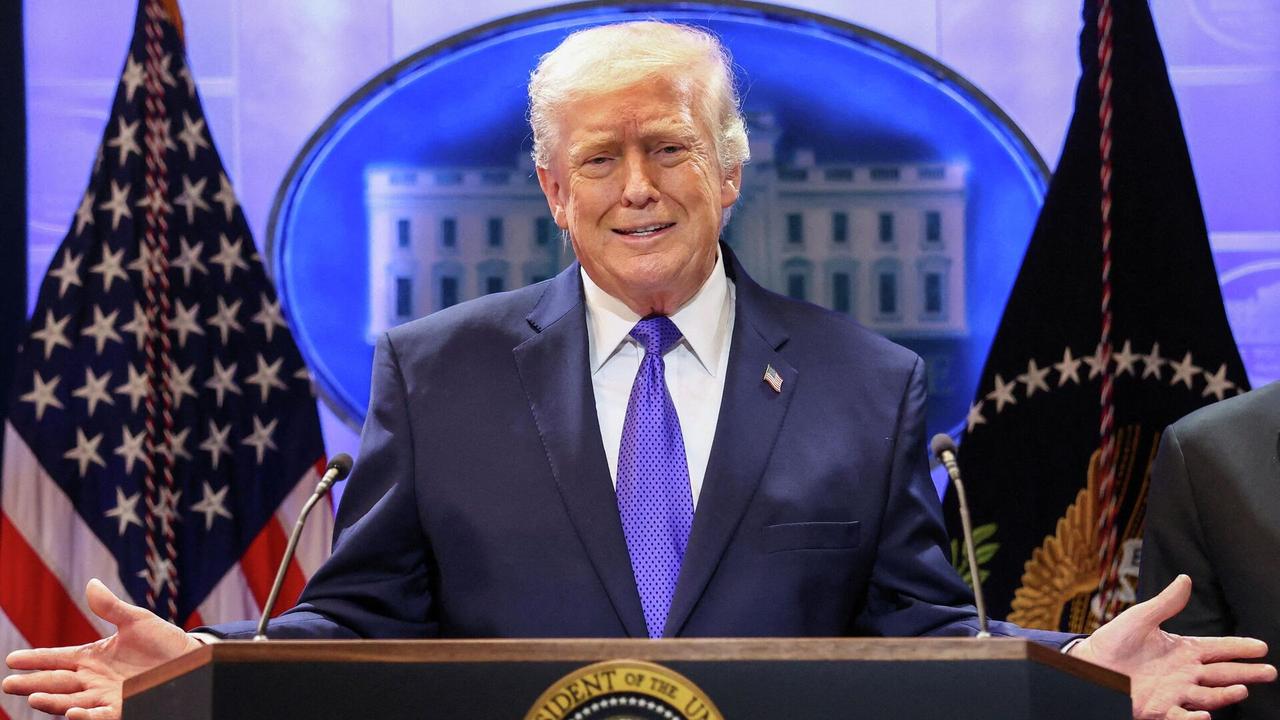 特朗普回应英国或向中东派航母：不需要在我们打赢后才加入战争的人

俄罗斯卫星通讯