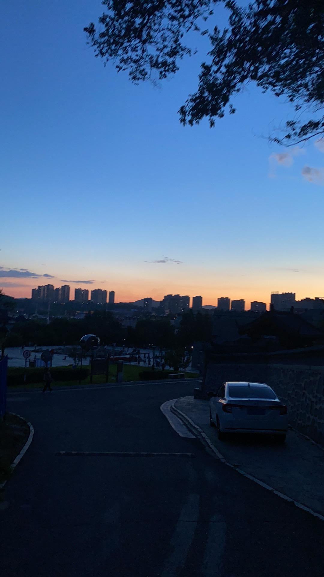 中东附近！晚上空气中一股子臭味！什么鬼#日落🌄