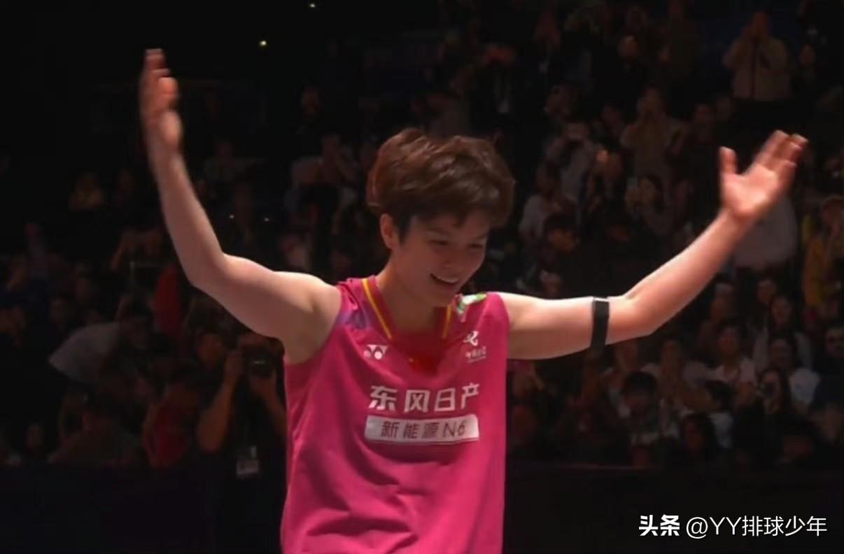 今夜伯明翰见证史诗一战！中国选手王祉怡以21-15、21-19直落两局，完胜世界