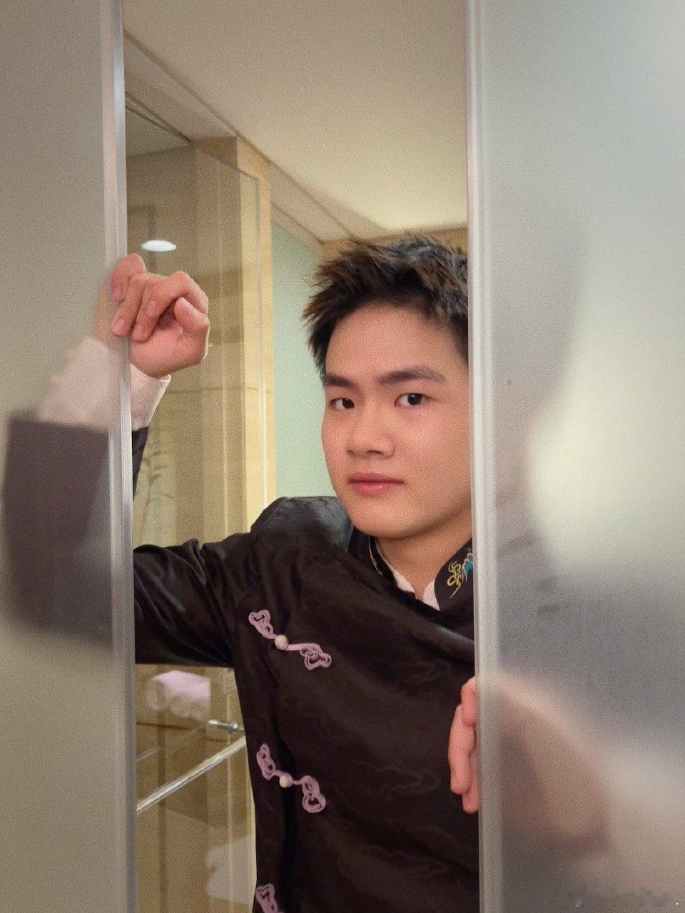 梁伟铿说感恩每一份支持总决赛加油，宝宝 