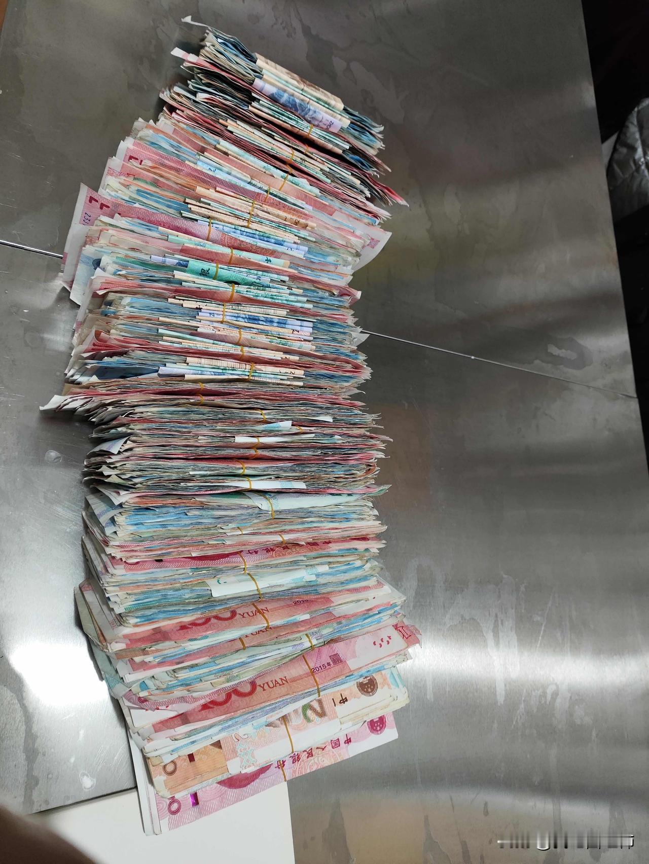 放寒假了，下学期只有这些
 终于，放寒假了。简单捋了一下，除去所有生活开支，还剩