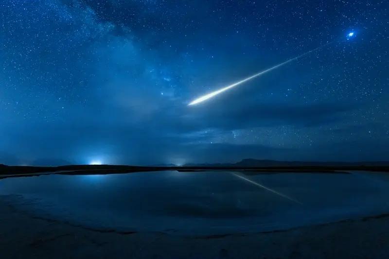 3月17日，美国东部上空可热闹了！一颗7吨重、直径约1.83米的陨石化身火流星，