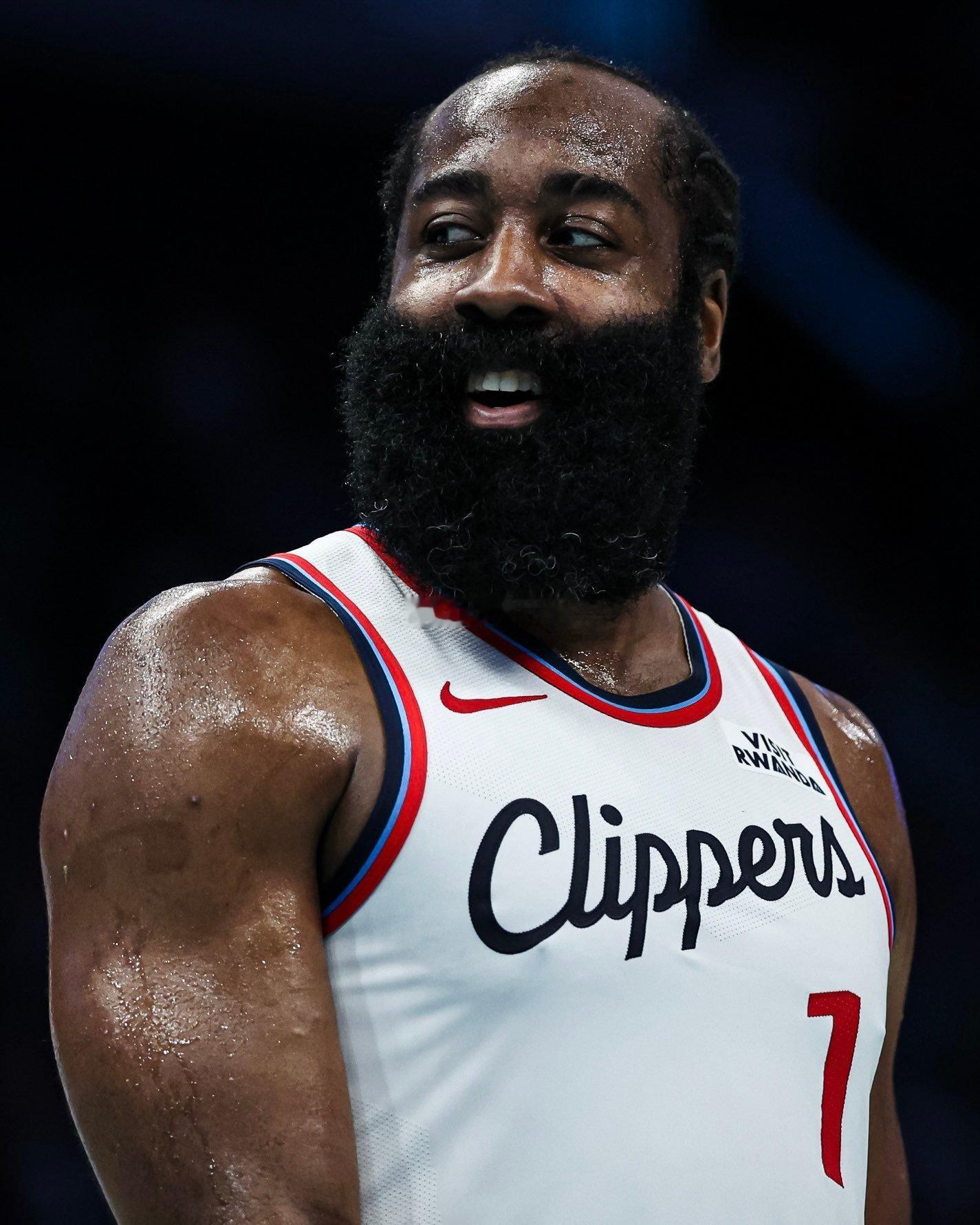 2019年，保罗伤缺，没关系，我开启30＋模式，后来戈登伤了，没事，我开启40＋