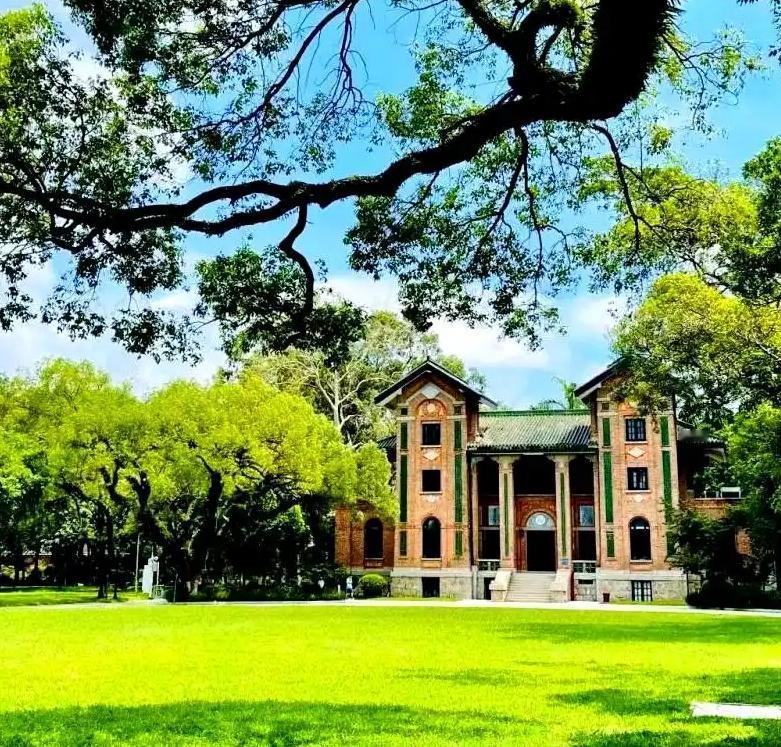 中山大学对康某某启动“学术调查”，“帽子学者”成果终身公示刻不容缓！

最近，有
