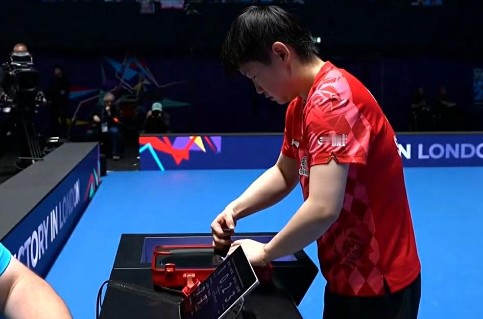 孙颖莎3比0迪亚科努孙颖莎伦敦世乒赛开门红伦敦世乒赛女团小组赛，中国女团vs罗马
