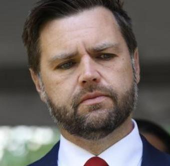 “乡巴佬”万斯曾暗示中国：如果不接受关税，就考虑战争。话音未落，中国学者高志凯就