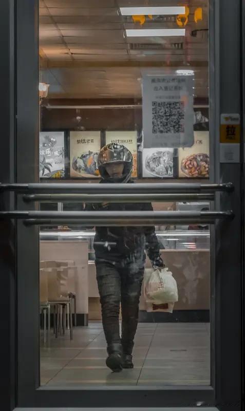 外卖悄悄涨价：补贴退潮之后，外卖经济学还能走多久？外卖价格焦虑 
 
笔者ahw