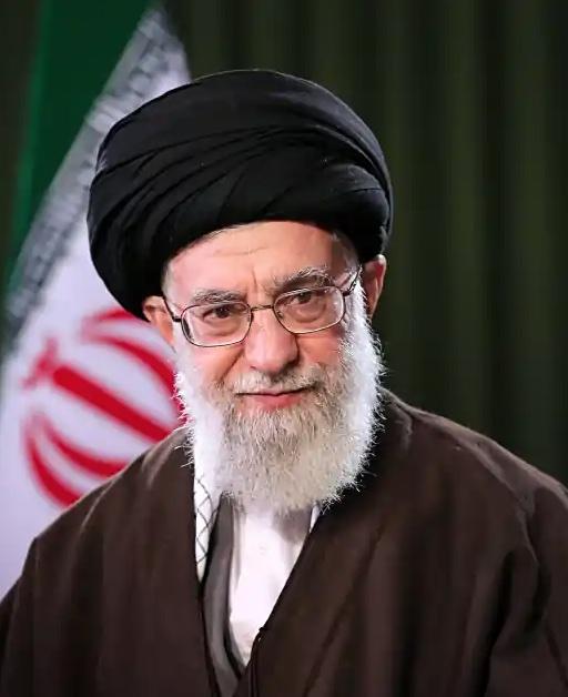 越来越多迹象表明，哈梅内伊是故意不躲，或者说是接受不了自己躲。