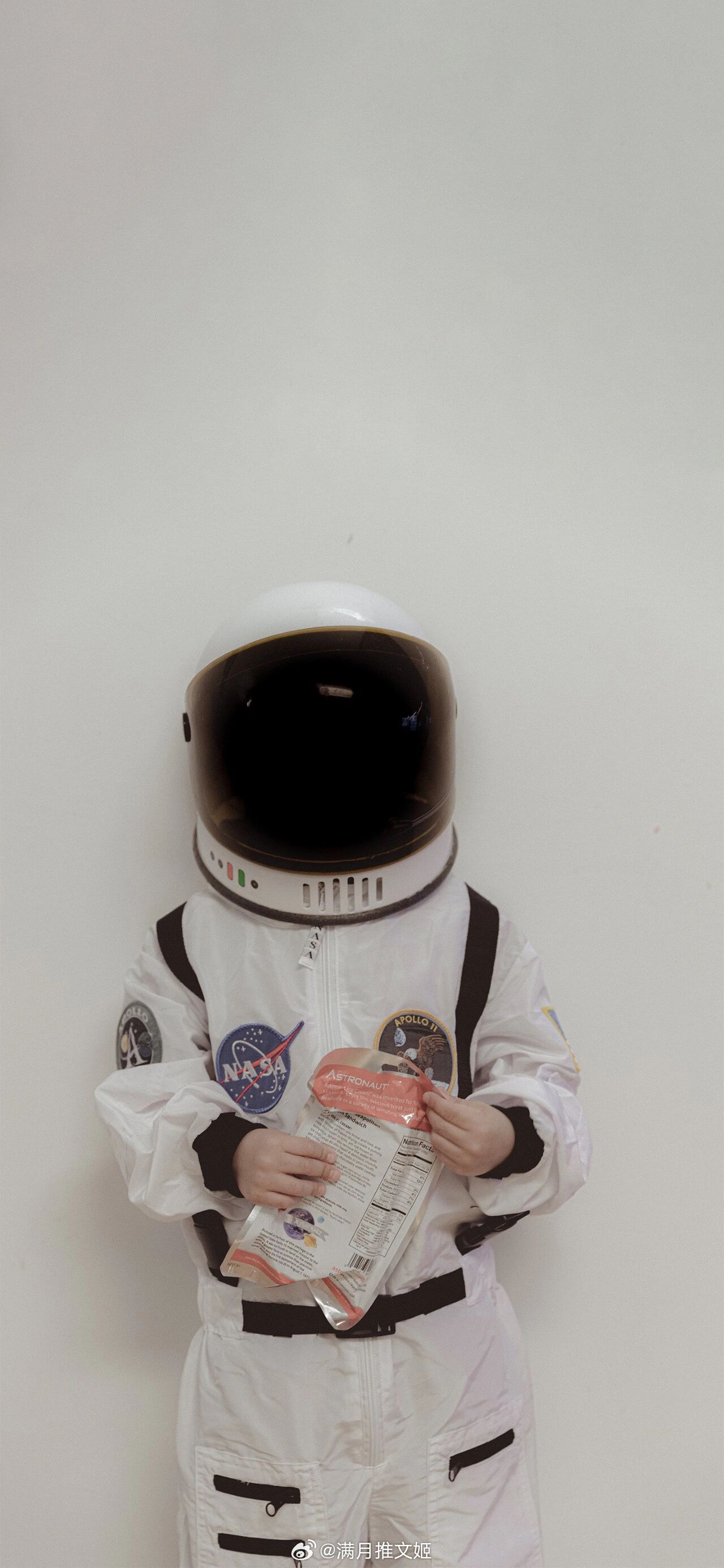 她唯一的渴望，是成为她自己。——陈倾月《闻冬》晚安 推文