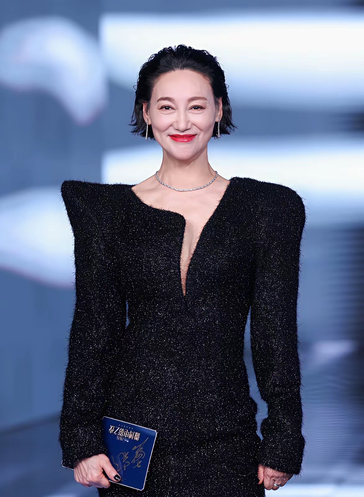 赵丽颖是真的没想到和她关系很好的惠英红居然和张小斐关系也不一般，还给张小斐包场了