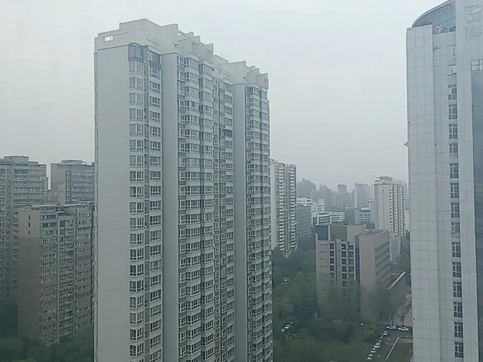 4月7日，《关于短线交易监管的若干规定》正式实施。
规定中明确了13种交易不属于