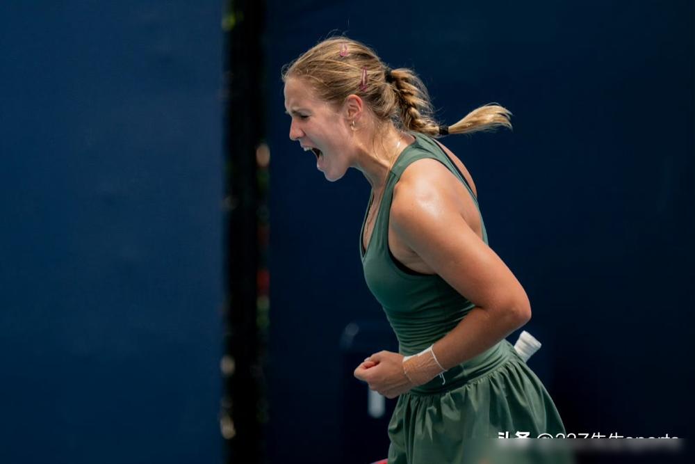 辛纳前女友又崩了！场上被无名小将逆转，对手当场入账6万美金，笑开了花。
 
想当