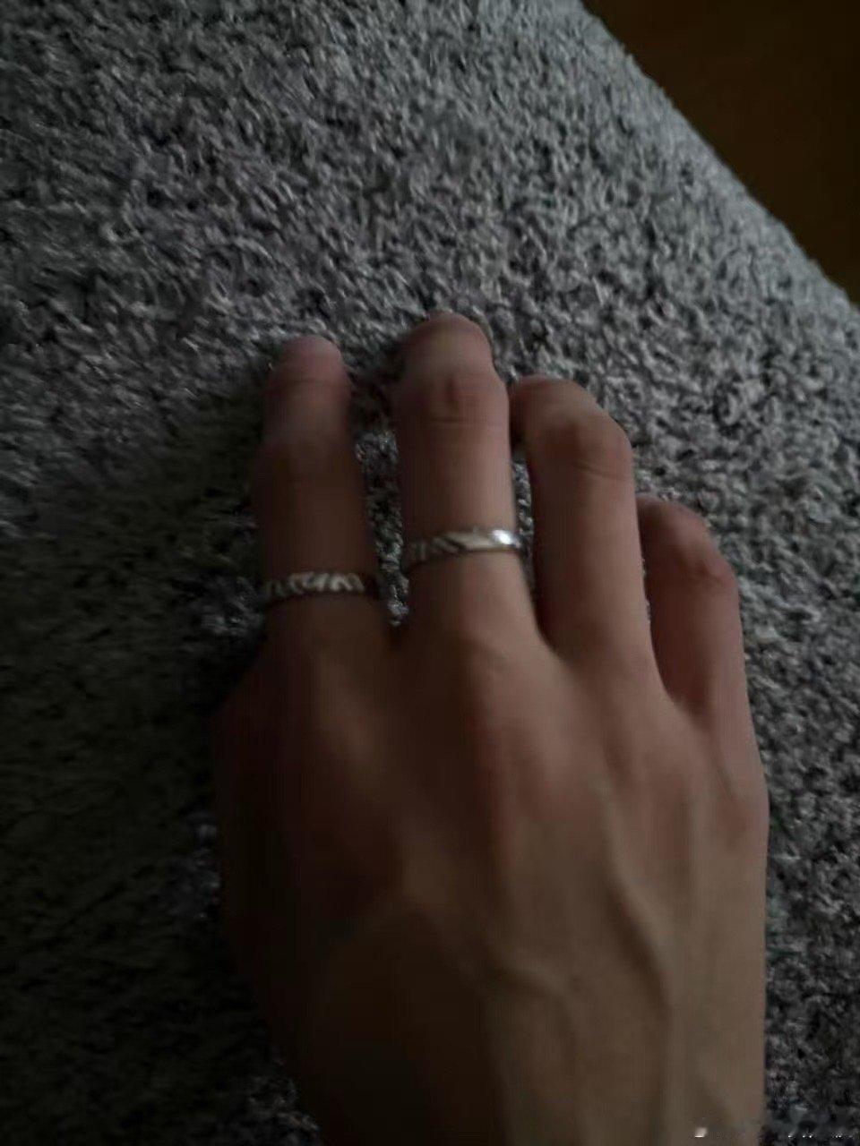 金道英的戒指交给李东赫保管了金道英把戒指交给李东赫保管了金道英把戒指交给李东赫保