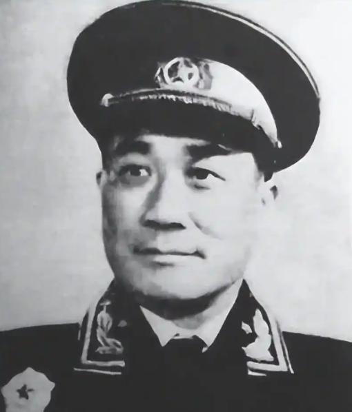 1950年，解放西藏的任务没人敢接，刘伯承给了36岁的军长一项特权：二野14个师