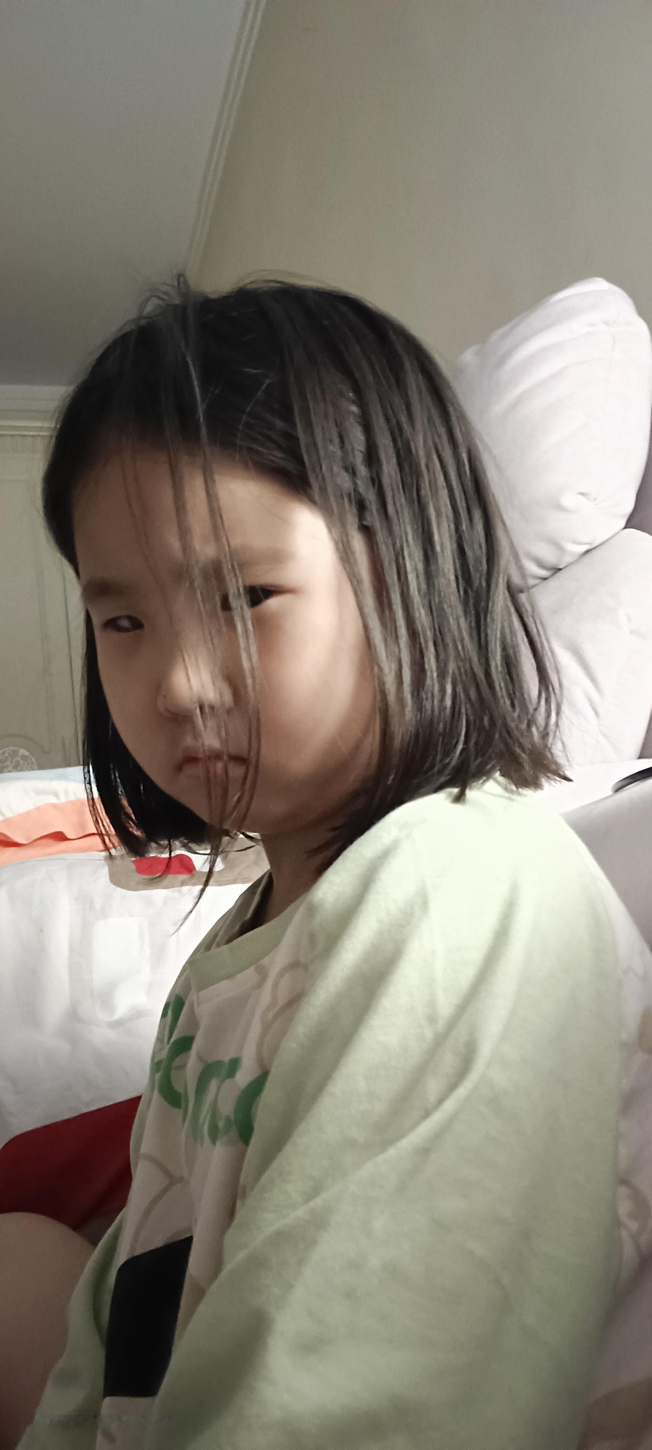 之前熬连续三个月项目黄掉、卡里只剩两千块的时候，翻到过鲁米那句“伤口是光进入你内