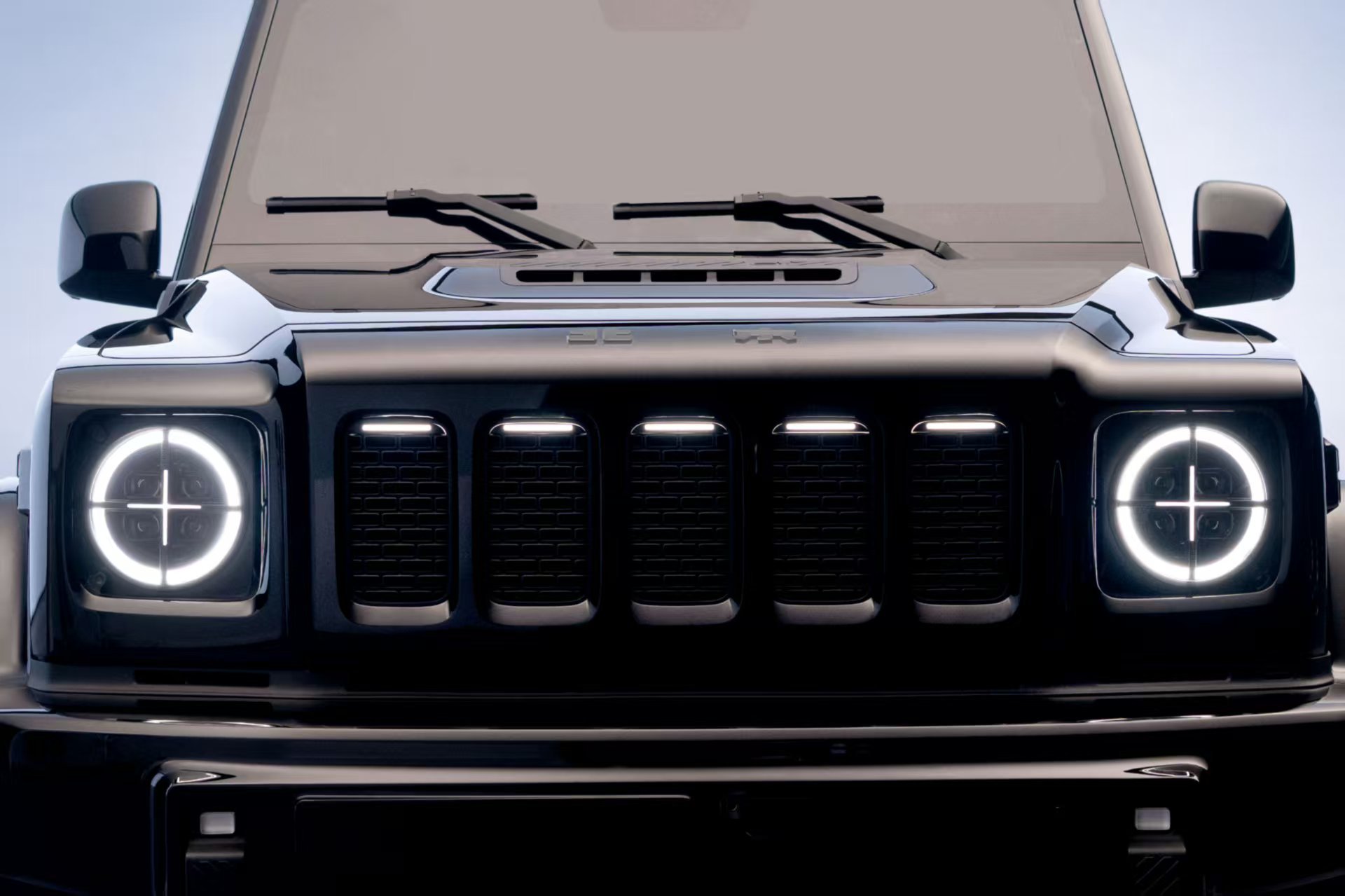 子弹造型按键、枪栓式怀挡……北京81你是懂军迷的。实车曝光，我挨个放大看细节，越