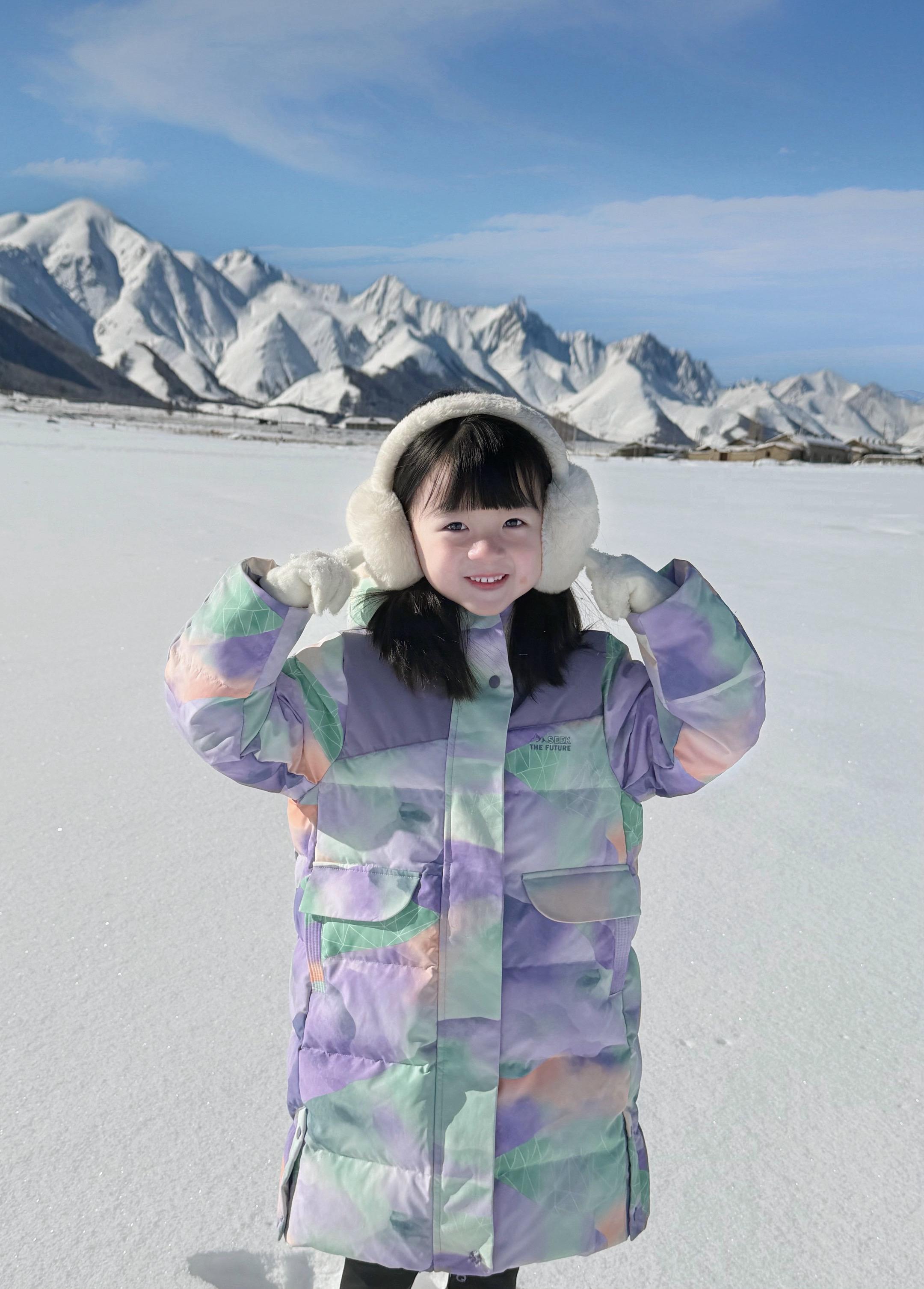 新疆的雪 是她最柔软的游乐园🌨 ☃️☃️☃️