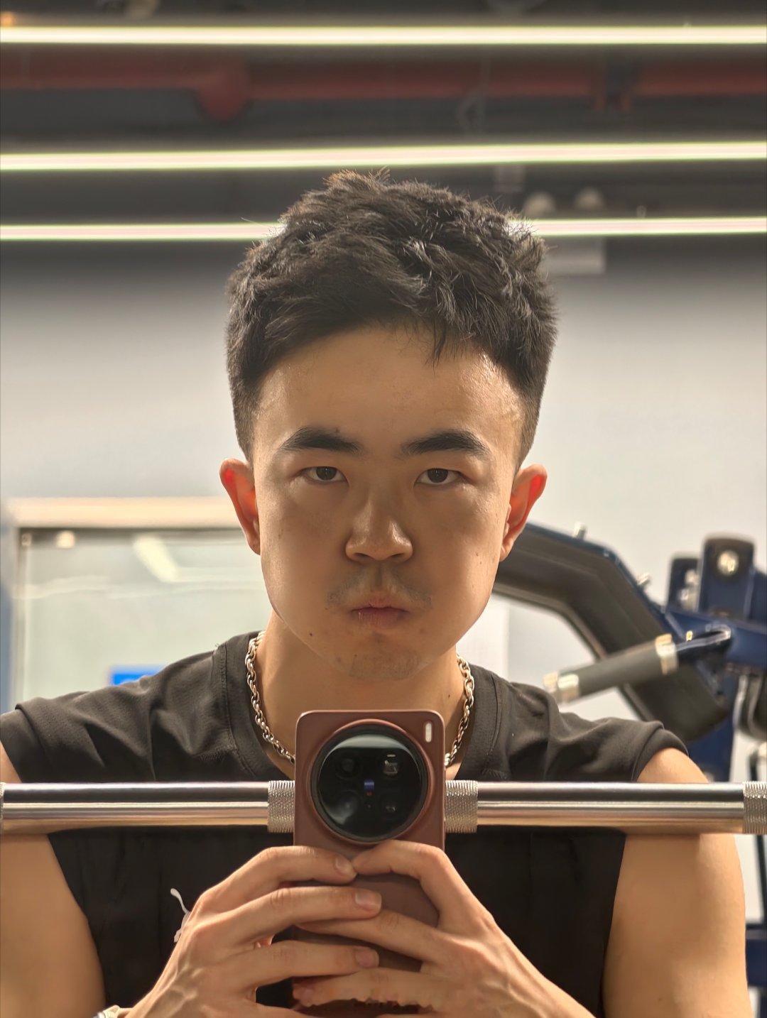 今天用的是军神片哈哈哈哈哈哈布尔的随行拍