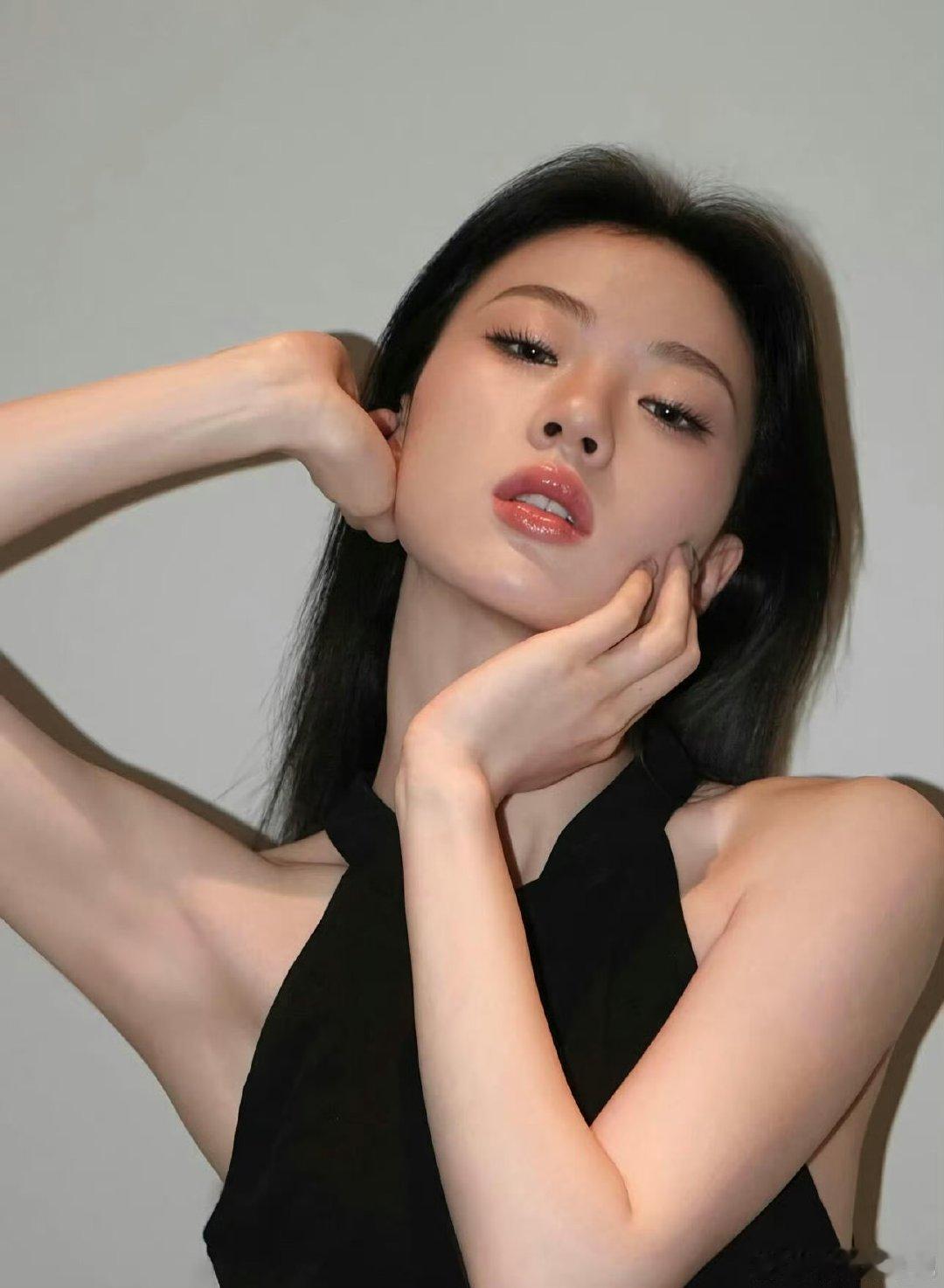 单依纯首唱美满一生 单依纯美满一生线下首唱 湖南卫视中秋之夜 月光相伴，歌声寄情