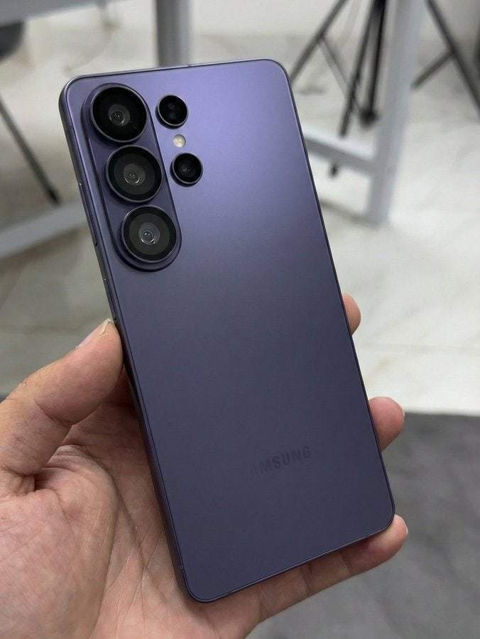 紫色，黑色，蓝色 