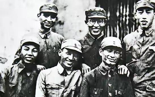 1939年，高树勋1万残部被日军围在宁津，国民党友军见死不救，23岁的萧华带八路
