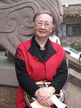 九旬文坛泰斗徐棻：以笔墨革新戏曲，以一生守护国粹
 
徐棻[fēn]，女，193