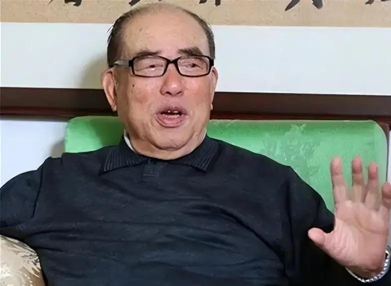 台湾退役将领郝柏村曾直言：不少人都认为解放军战力已然稳居亚洲首位，但在他看来，真